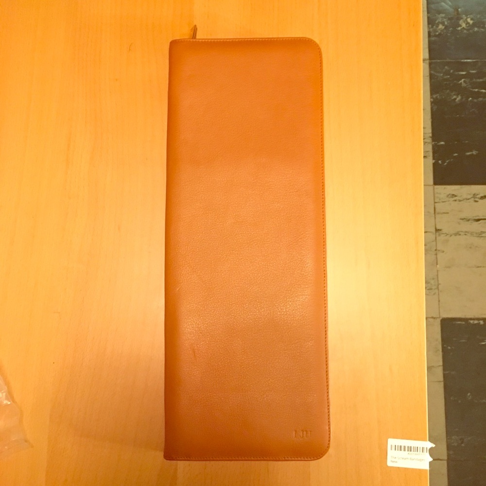Leather tie travel case